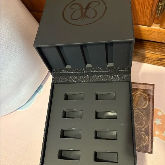 RAREAnastasia Beverly Hills Black Glitter Pyramid glitters Pr box